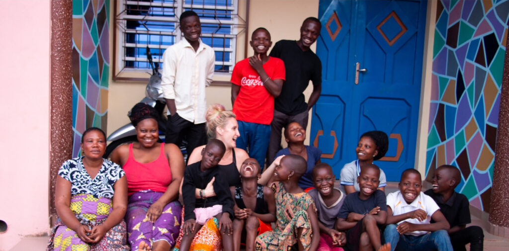 Door to Door Cleaners Hermosa client in Benin Village